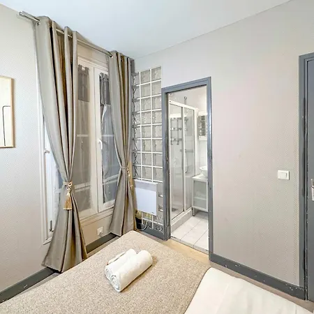 Apartment Outstanding In